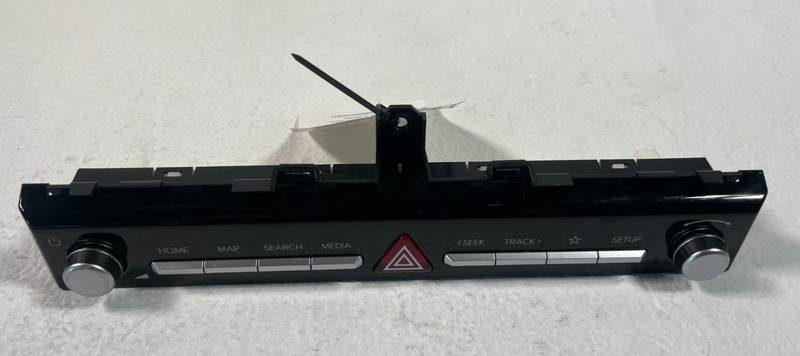 Load image into Gallery viewer, 2025 HYUNDAI TUCSON HAZARD SWITCH RADIO MEDIA CONTROL PANEL 2.5L # 105924
