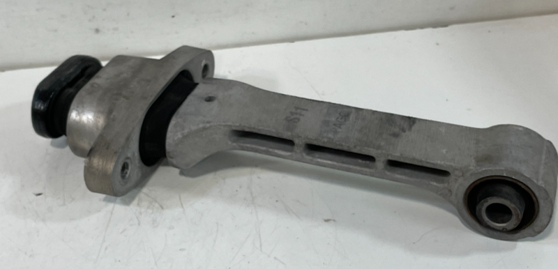 Load image into Gallery viewer, 19-25 HYUNDAI SANTA FE PALISADE ENGINE MOTOR MOUNT TORQUE ARM ROLL ROD # 102353

