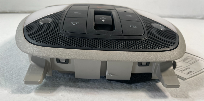 Load image into Gallery viewer, 2019 - 2022 INFINITI QX50 FRONT ROOF OVERHEAD CONSOLE DOME LIGHT LAMP # 106466
