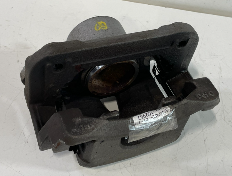 Load image into Gallery viewer, 2019-2020 HYUNDAI SANTA FE FRONT RIGHT DISC BRAKE CALIPER W/O BRAKE PADS #102967

