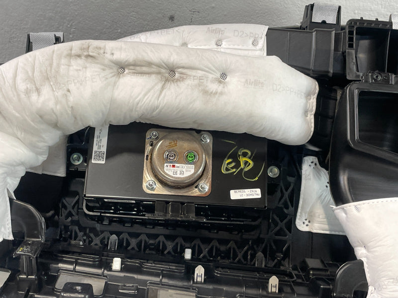 Load image into Gallery viewer, 2020 - 2022 HYUNDAI PALISADE INSTRUMENT PANEL PAD DASHBOARD ASSEMBLY # 103638

