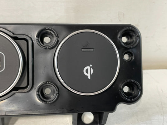 22-23 GENESIS G70 USB PORT & WIRELESS CHARGING INDICATOR CONTROL SWITCH