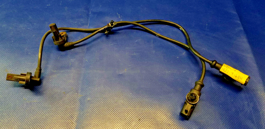INFINITI G25 G35 G37 M35 M45 Q40 SEDAN REAR ABS WHEEL SPEED SENSOR PAIR