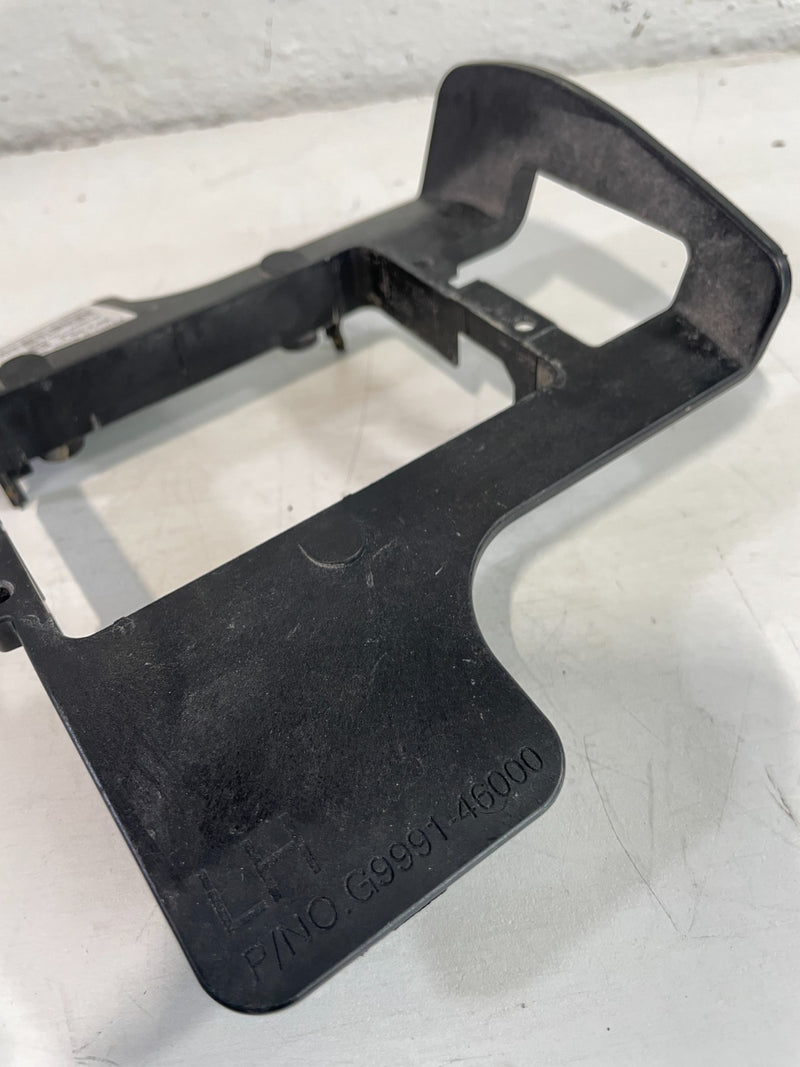 Load image into Gallery viewer, 22-23 GENESIS G70 REAR LEFT DRIVER SIDE BLIND SPOT RADAR MODULE BRACKET # 104266
