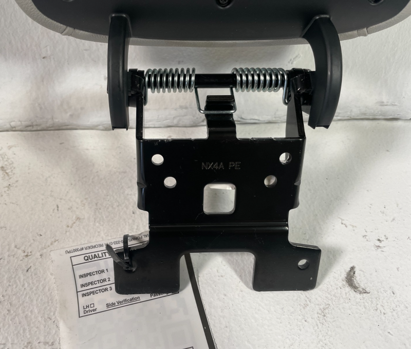 Load image into Gallery viewer, 2025 HYUNDAI TUCSON LIMITED CENTER CONSOLE ARM REST ARMREST LID COVER #105961
