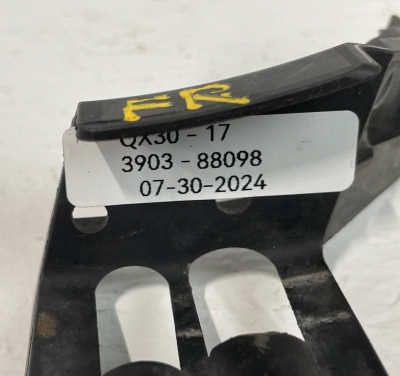 Load image into Gallery viewer, 2017-2019 INFINITI QX30 AWD FRONT RIGHT ABS WHEEL SPEED SENSOR BRACKET # 88098

