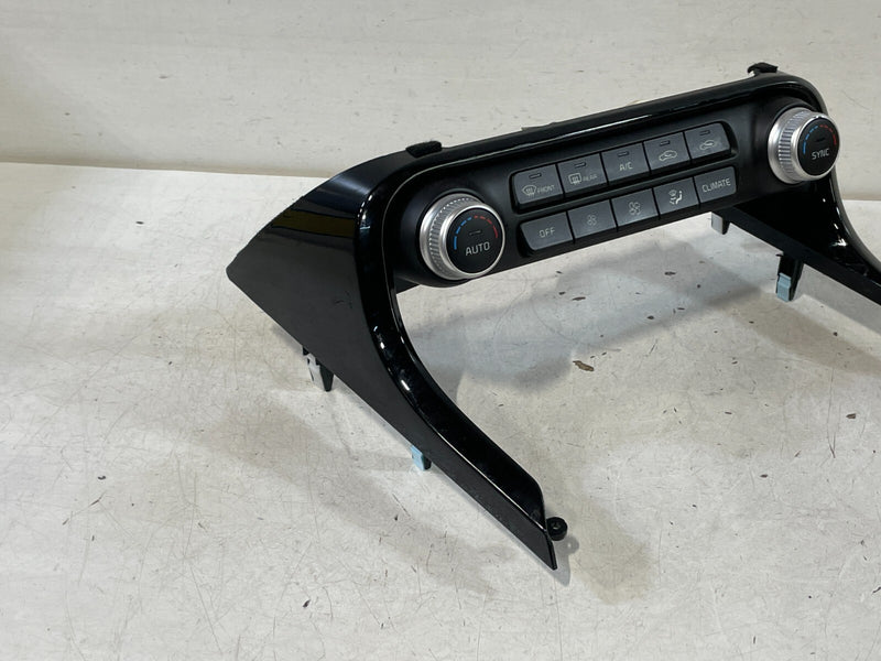 Load image into Gallery viewer, 2018-2023 KIA STINGER AC HEATER TEMPERATURE CLIMATE CONTROL SWITCH PANEL # 99621
