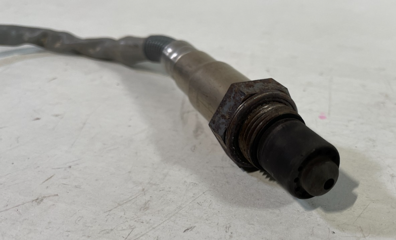 Load image into Gallery viewer, 20-25 HYUNDAI PALISADE FRONT RIGHT SIDE EXHAUST LAMBDA O2 OXYGEN SENSOR #104740
