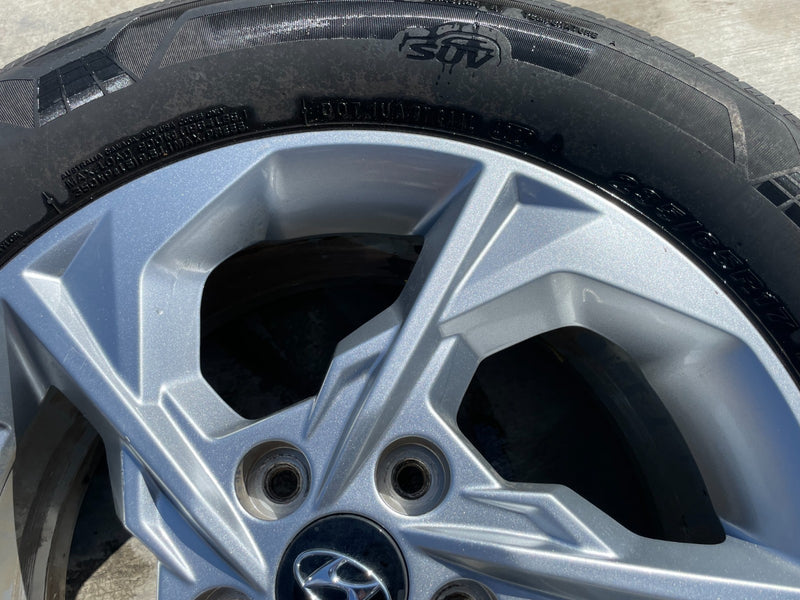 Load image into Gallery viewer, HYUNDAI TUCSON 17x7 5 SPOKE ALLOY WHEEL W/TIRE (ONLY#1) 2022-2024 # ML7-WH1331
