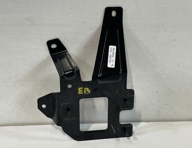 Load image into Gallery viewer, 20-22 HYUNDAI PALISADE REAR LEFT DRIVER BLIND SPOT RADAR SENSOR BRACKET # 102124
