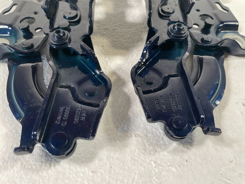 Load image into Gallery viewer, 19-25 BMW G82 M4 M440i 330i FRONT LH &amp; RH HOOD BONNET HINGE PAIR BLUE # 105611
