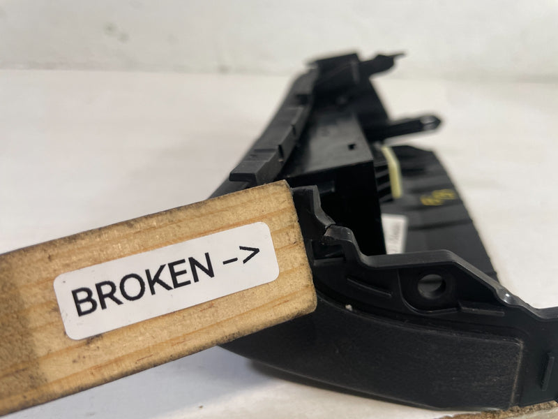 Load image into Gallery viewer, HYUNDAI ELANTRA DASH DIMMER &amp; TRUNK &amp; TRACTION CONTROL SWITCH W/ BRACKET #104654
