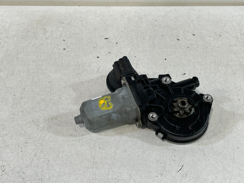 Load image into Gallery viewer, 2019 - 2020 INFINITI QX50 REAR RIGHT SIDE DOOR WINDOW REGULATOR MOTOR # 97652
