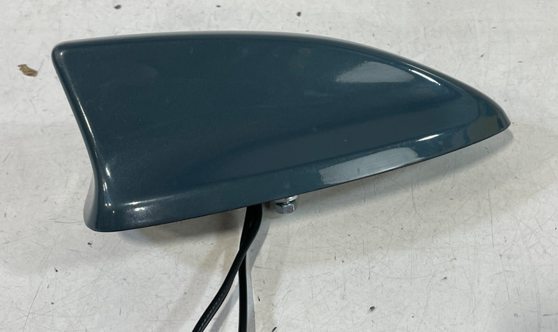 Load image into Gallery viewer, 23-25 HR-V TOP ROOF SATELLITE SHARK FIN RADIO ANTENNA TURQUOISE (G553P) # 98957
