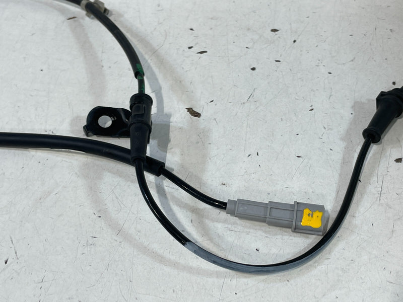 Load image into Gallery viewer, 20-25 HYUNDAI PALISADE FRONT RIGHT PASSENGER SIDE ABS WHEEL SPEED SENSOR # 99168
