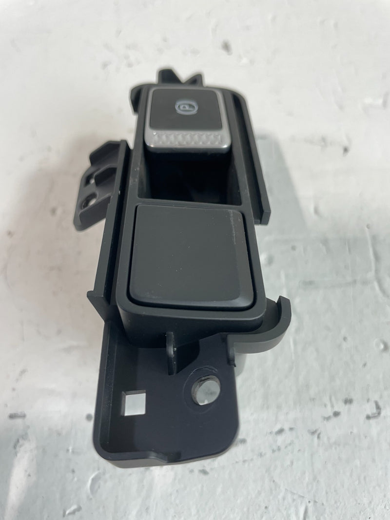 Load image into Gallery viewer, 2021-2023 HYUNDAI SANTA FE ELECTRIC PARKING BRAKE CONTROL SWITCH UNIT # 104422
