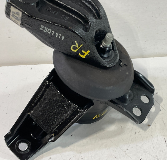 2020-2025 HYUNDAI PALISADE FRONT RIGHT SIDE ENGINE MOUNT SUPPORT BRACKET