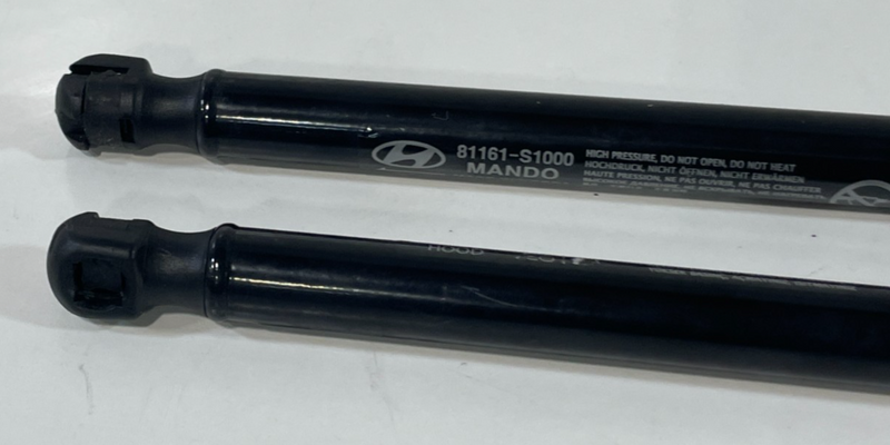 Load image into Gallery viewer, 19-23 HYUNDAI SANTA FE LEFT &amp; RIGHT SIDE HOOD BONNET LIFT SUPPORT PAIR # 101429
