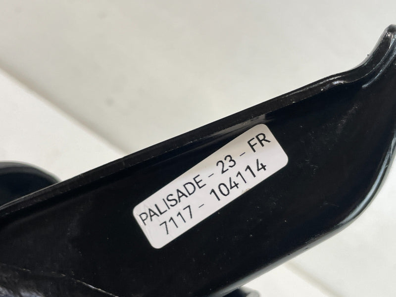 Load image into Gallery viewer, 2020-2025 HYUNDAI PALISADE FRONT RIGHT SIDE ENGINE MOUNT SUPPORT BRACKET #104114
