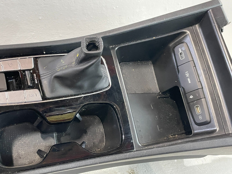 Load image into Gallery viewer, 22-24 HYUNDAI TUCSON SEL CENTER CONSOLE STORAGE COMPARTMENT ASSEMBLY # 103285
