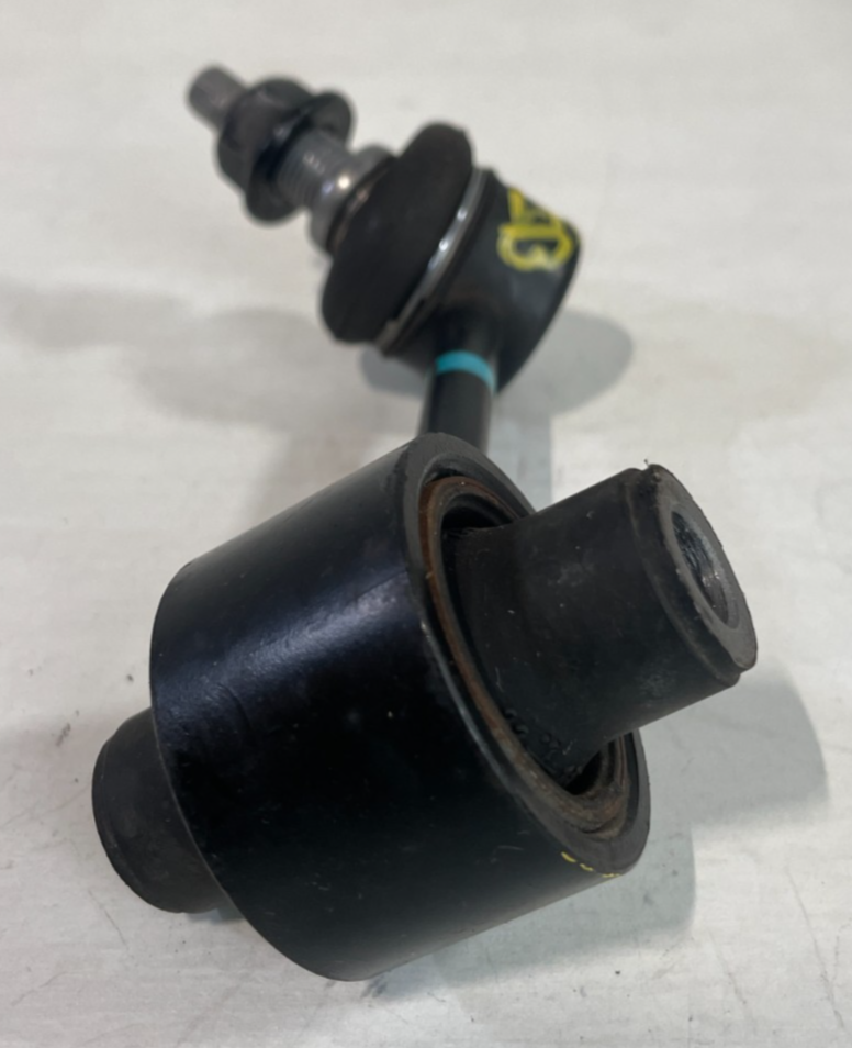 Load image into Gallery viewer, 2022 - 2025 HYUNDAI TUCSON AWD REAR LEFT STABILIZER SWAY BAR END LINK #104816
