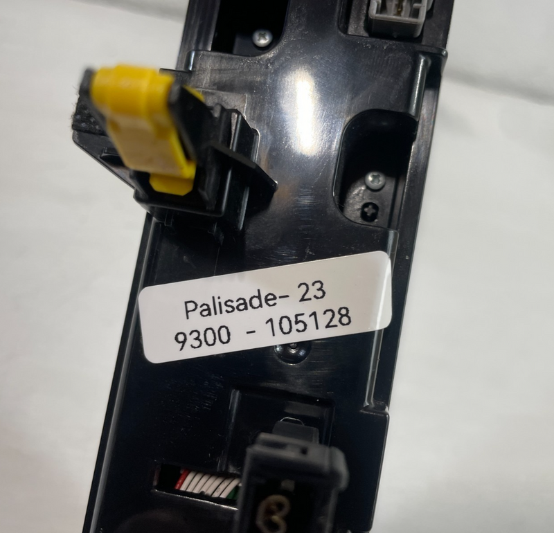 Load image into Gallery viewer, 2023-2025 HYUNDAI PALISADE FRONT DASH MEDIA RADIO CONTROL SWITCH PANEL # 105128
