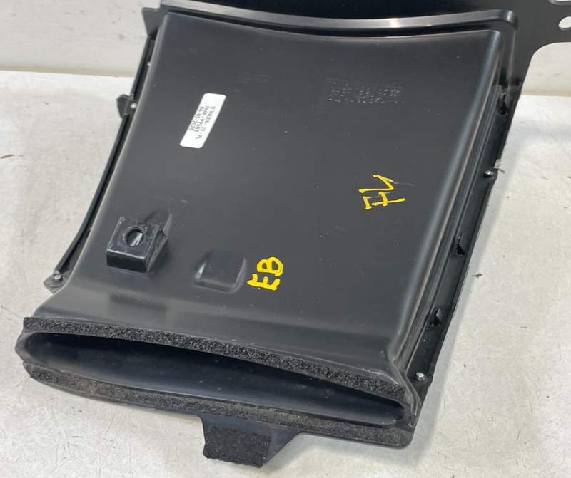 Load image into Gallery viewer, 2018 - 2023 KIA STINGER FRONT LEFT DRIVER FENDER AIR DUCT VENT BREATHER # 99583
