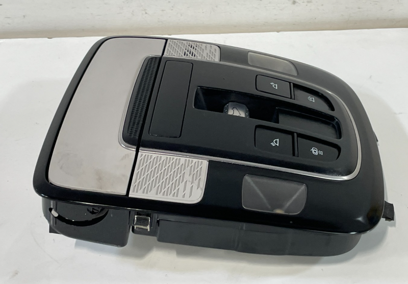 Load image into Gallery viewer, 20-22 HYUNDAI PALISADE SEL FRONT OVERHEAD ROOF MAP DOME LIGHT LAMP BEIGE #101316
