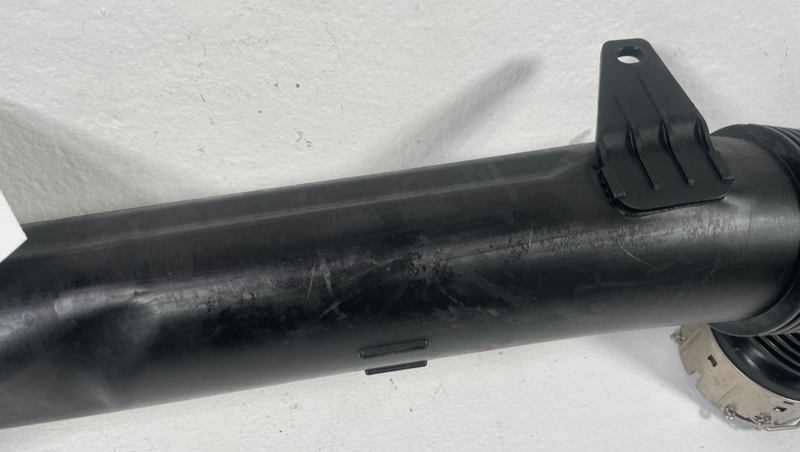 Load image into Gallery viewer, 2021-25 BMW G82 M4 M3 M2 FRONT RIGHT ENGINE AIR INTAKE FILTER HOSE PIPE # 105726
