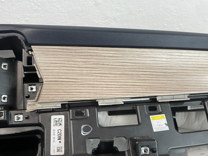 Load image into Gallery viewer, 2020 - 2022 HYUNDAI PALISADE INSTRUMENT PANEL PAD DASHBOARD ASSEMBLY # 103638
