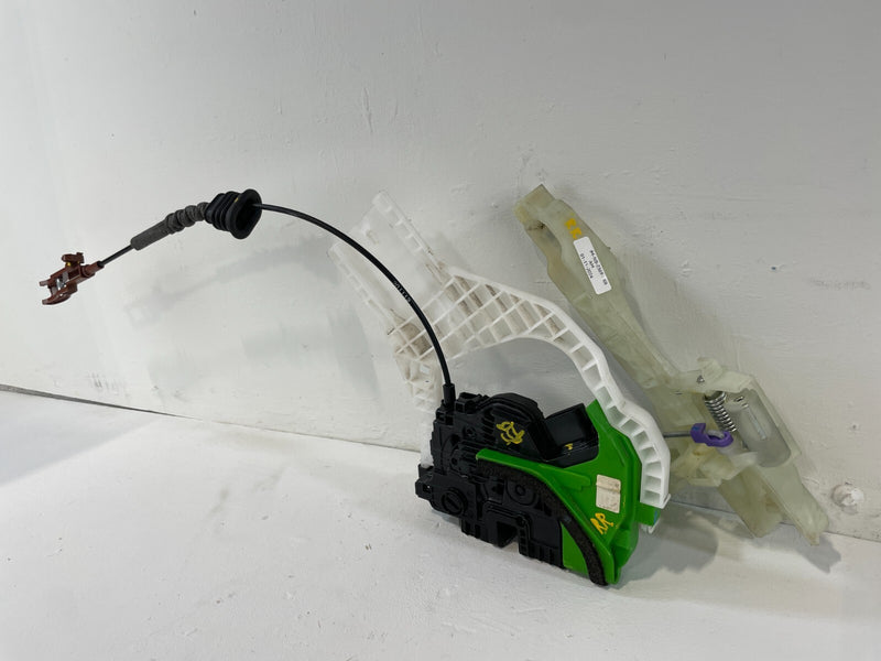 Load image into Gallery viewer, ⭐⭐ 2021 - 2023 HYUNDAI ELANTRA REAR RIGHT SIDE DOOR LOCK ACTUATOR W/ CABLE ⭐⭐
