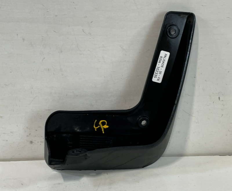 Load image into Gallery viewer, 20-25 HYUNDAI PALISADE FRONT RIGHT PASSENGER SIDE MUD SPLASH FLAP GUARD # 102335
