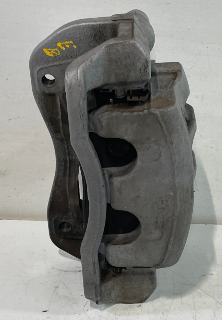 Load image into Gallery viewer, 2020-2025 HYUNDAI PALISADE FRONT RIGHT PASSENGER SIDE BRAKE CALIPER 3.8L #104111
