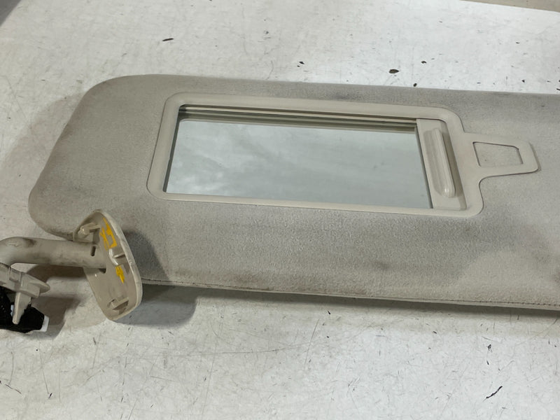 Load image into Gallery viewer, 2020 - 2022 HYUNDAI PALISADE FRONT RIGHT SIDE SUNVISOR SUN VISOR BEIGE # 100205
