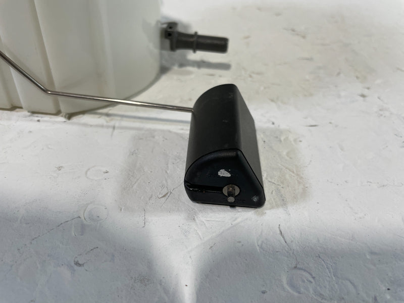 Load image into Gallery viewer, 2020 - 2025 CADILLAC CT5 FUEL GAS PUMP SENDING UNIT ASSEMBLY 84800568 # 105016
