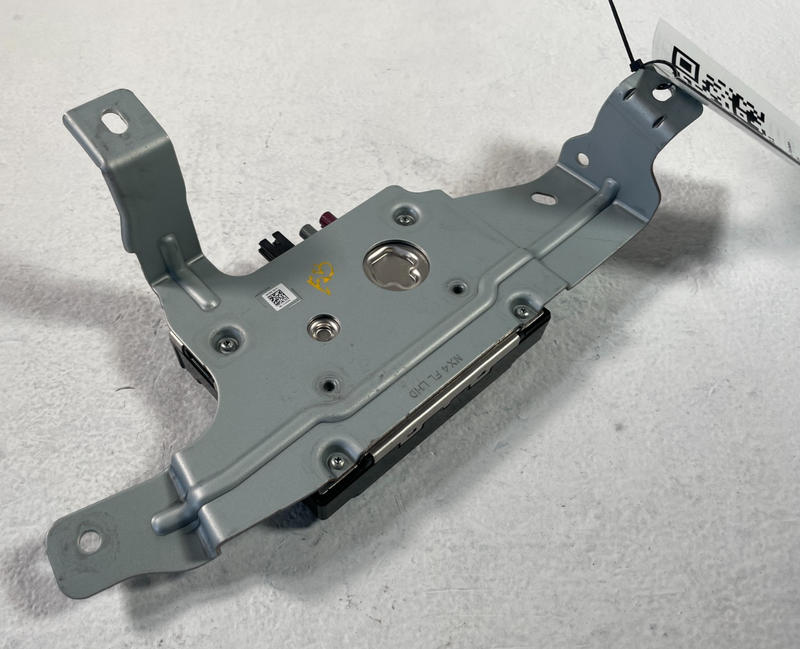 Load image into Gallery viewer, 2025 HYUNDAI TUCSON TELEMATICS COMMUNICATION CONTROL MODULE / BRACKET # 105931

