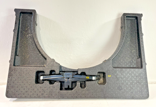 22-24 HYUNDAI TUCSON TRUNK CARGO STORAGE COMPARTMENT BOX W/ JACK 2.5L