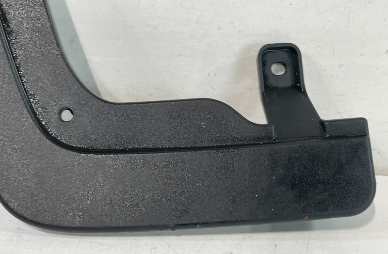 Load image into Gallery viewer, 21-23 HYUNDAI SANTA FE FRONT RIGHT PASSENGER SIDE MUD SPLASH FLAP GUARD # 103992
