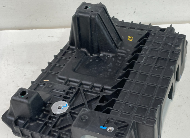 Load image into Gallery viewer, 2022-2025 HYUNDAI TUCSON BATTERY TRAY HOLDER BOX SUPPORT BRACKET BLACK # 103796

