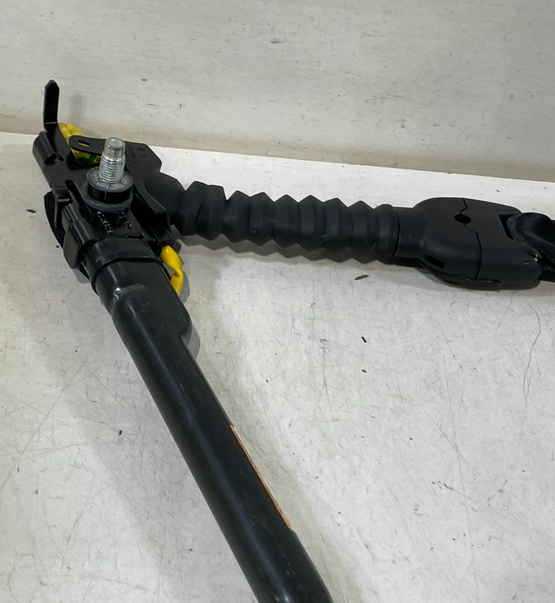 Load image into Gallery viewer, 2022-2025 HONDA CIVIC FRONT RIGHT SIDE SEAT BELT RETRACTOR W/ TENSIONER # 99972
