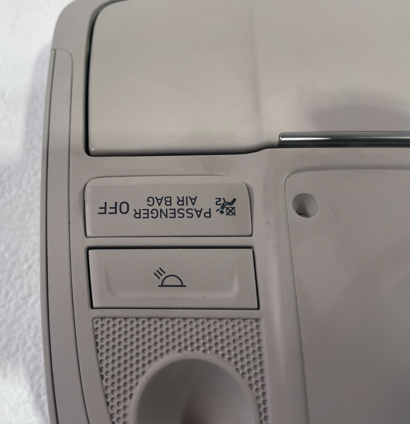 Load image into Gallery viewer, 2019-2023 GENESIS G70 ROOF OVERHEAD CONSOLE DOME LIGHT LAMP W/ SWITCH # 105329
