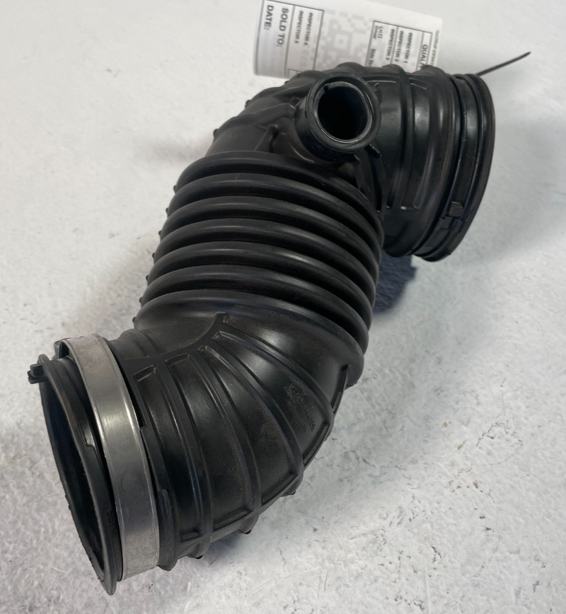 Load image into Gallery viewer, 22-25 HYUNDAI TUCSON SANTA CRUZ ENGINE AIR INTAKE HOSE TUBE PIPE 2.5L # 105910
