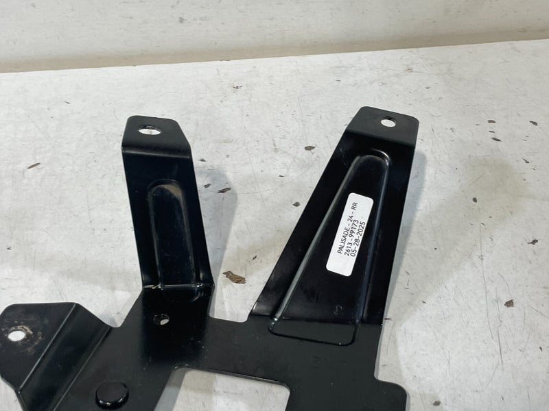 Load image into Gallery viewer, 20-22 HYUNDAI PALISADE REAR RIGHT SIDE BLIND SPOT RADAR SENSOR BRACKET # 99173
