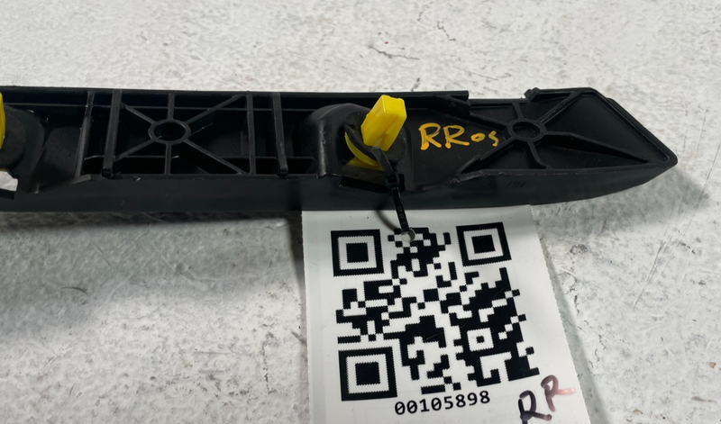 Load image into Gallery viewer, 2022-2025 HYUNDAI TUCSON REAR RIGHT SIDE BUMPER MOUNT SUPPORT BRACKET # 105898
