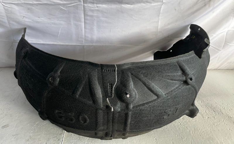 Load image into Gallery viewer, 2019-2025 BMW 330i 330e REAR RIGHT SIDE QUARTER WHEELHOUSE LINER SHIELD # 106324

