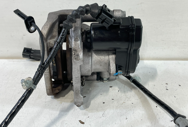 Load image into Gallery viewer, 23 - 26 Honda HR-V REAR RIGHT PASSENGER DISC BRAKE CALIPER W/ ABS SENSOR # 99027
