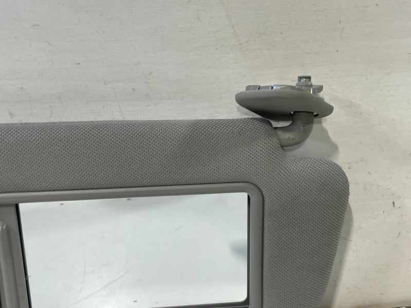 Load image into Gallery viewer, 2019-2023 HYUNDAI SANTA FE FRONT RIGHT PASSENGER SIDE SUNVISOR SUN VISOR #101890
