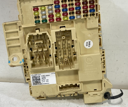 2021 - 2023 HYUNDAI ELANTRA FUSE RELAY CABIN JUNCTION BOX 91950-AB050