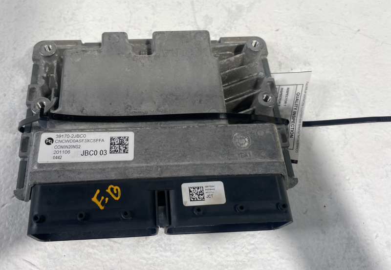 Load image into Gallery viewer, 2021 - 2023 HYUNDAI ELANTRA ENGINE CONTROL MODULE ECM W/ KEY FOB # 105389
