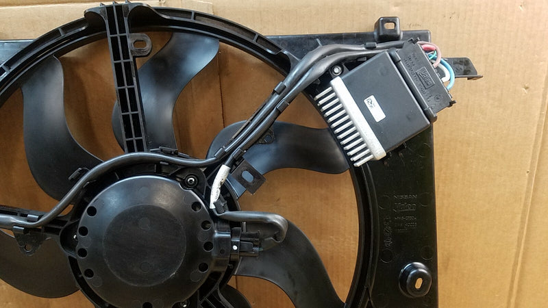 Load image into Gallery viewer, ⭐⭐ OEM 16-19 INFINITI Q50 17-18 Q60 RADIATOR CONDENSOR COOLING FAN ASSEMBLY 2.0L
